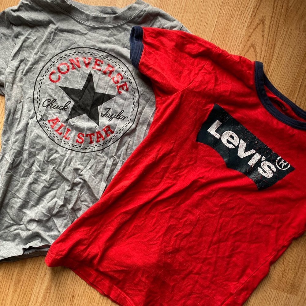 Converse and Levis tshirt boys